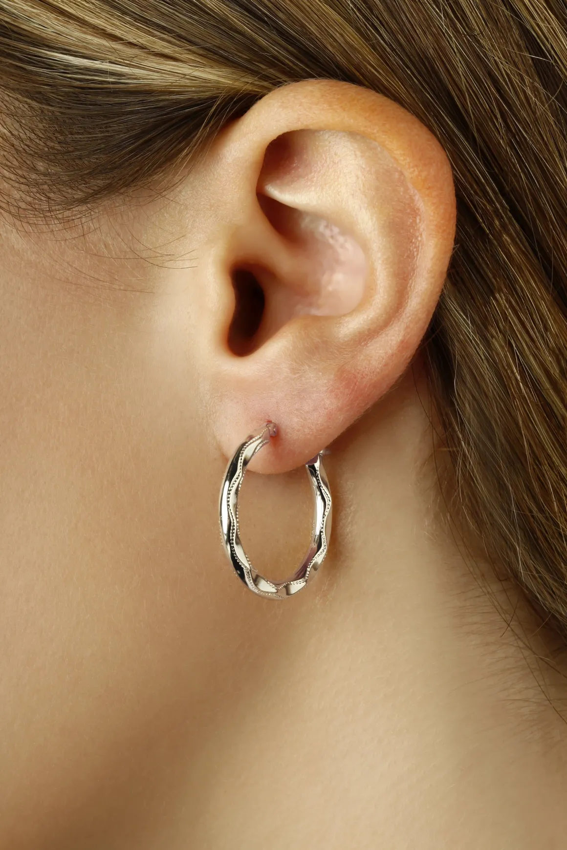 Sterling Silver Lg Embossed Shell Earrings